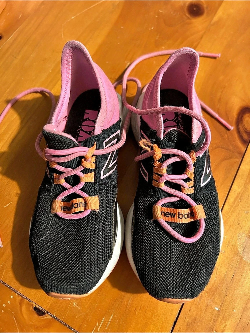 GIRLS New Balance Fresh Foam Roav v2 Athletic Shoes Black & Pink